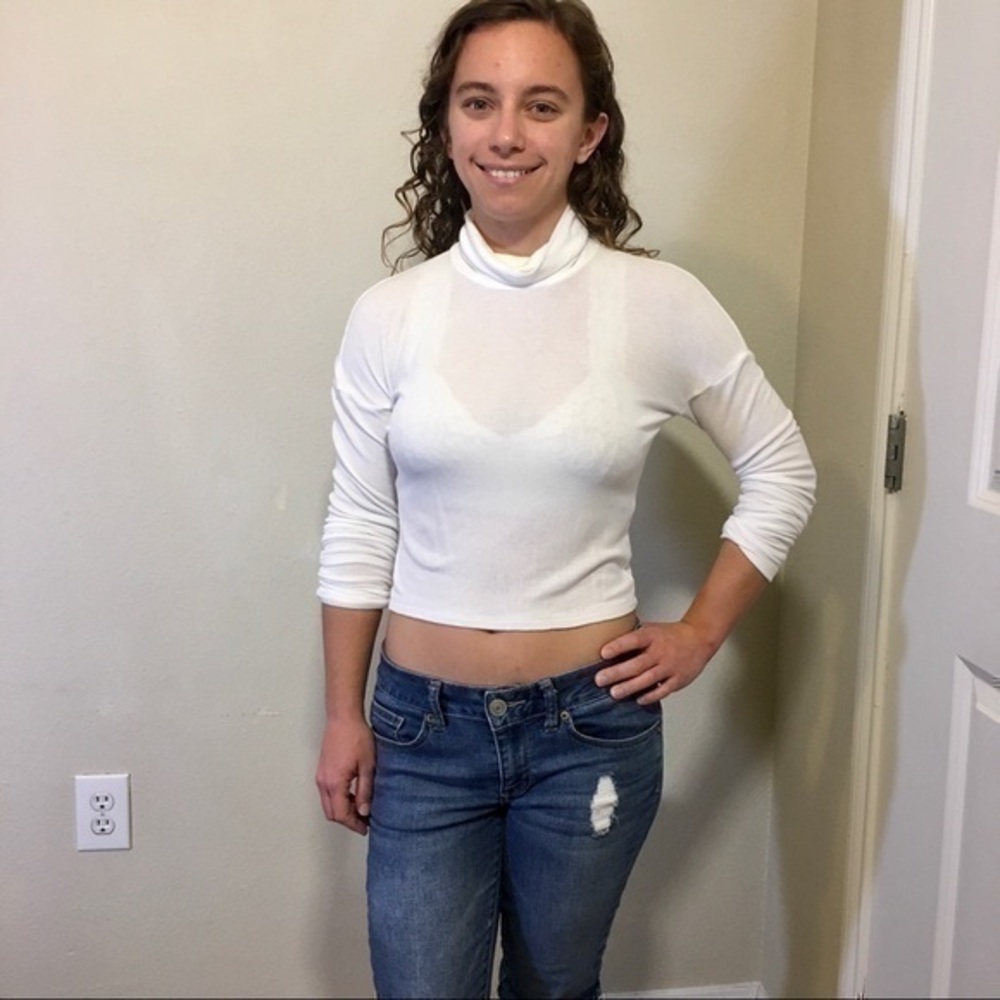 American Eagle Ribbed Cropped White Turtleneck XS